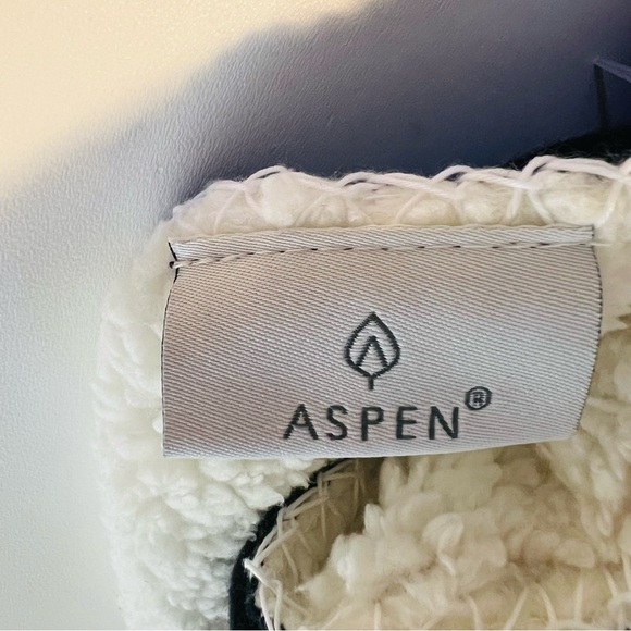 NEW Aspen 50X60" Double Sided Sherpa Plush Throw Blanket Red/Black Plaid Holiday - Picture 6 of 6